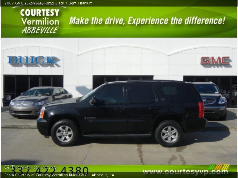 Onyx Black / Light Titanium 2007 GMC Yukon SLT