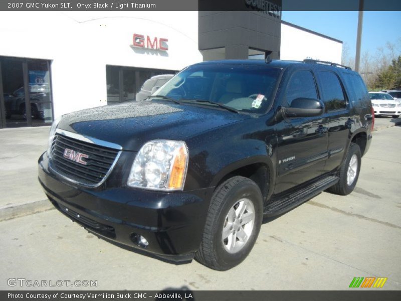 Onyx Black / Light Titanium 2007 GMC Yukon SLT