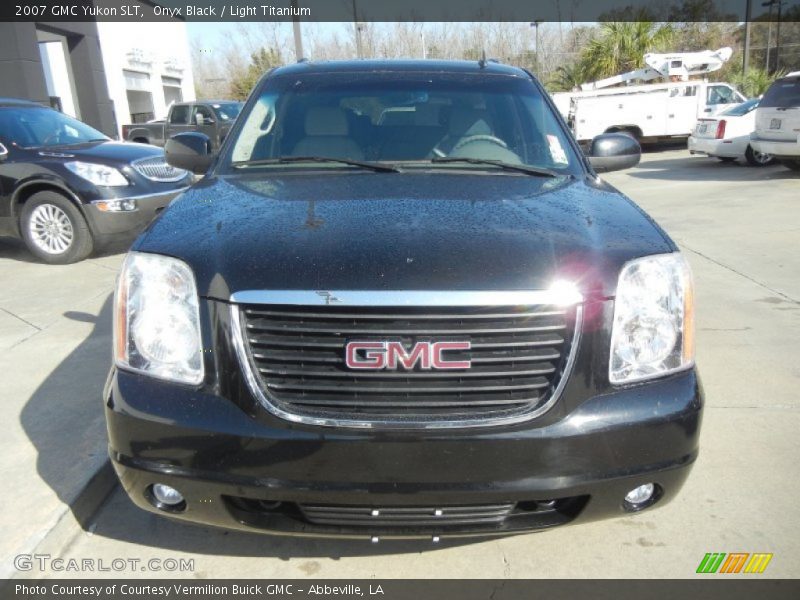 Onyx Black / Light Titanium 2007 GMC Yukon SLT