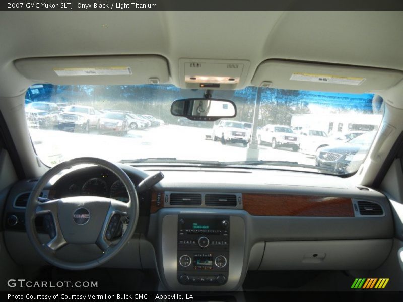 Onyx Black / Light Titanium 2007 GMC Yukon SLT