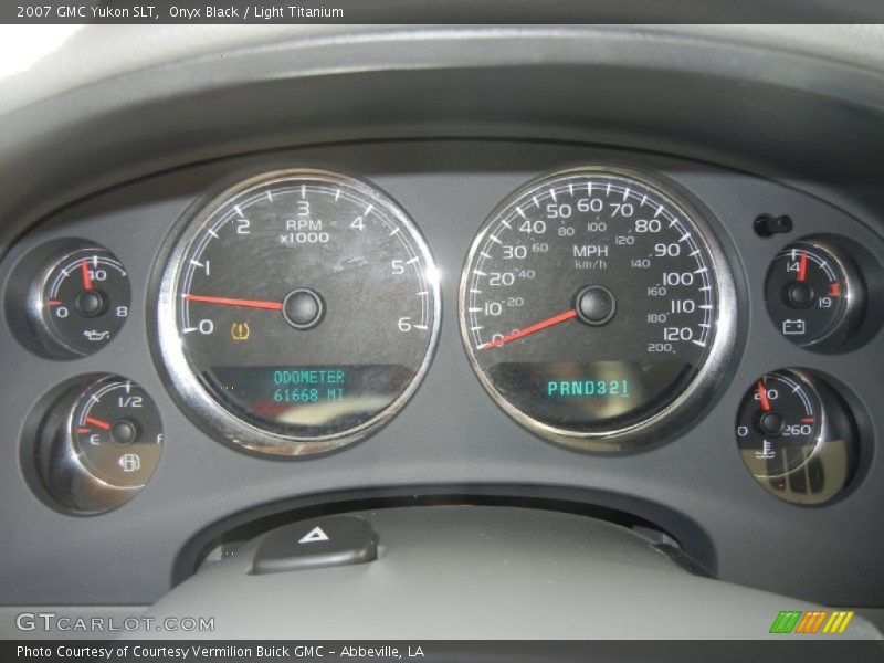 Onyx Black / Light Titanium 2007 GMC Yukon SLT