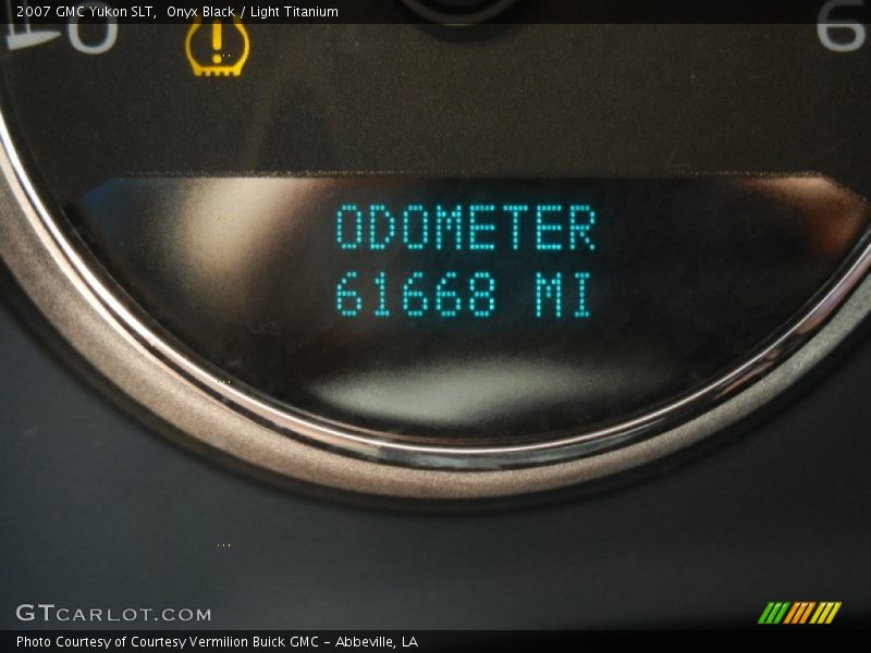 Onyx Black / Light Titanium 2007 GMC Yukon SLT