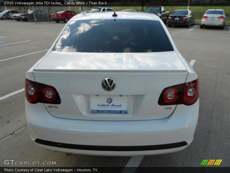 Candy White / Titan Black 2010 Volkswagen Jetta TDI Sedan