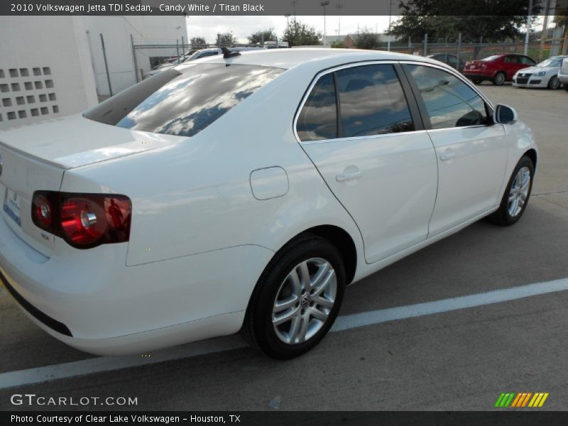 Candy White / Titan Black 2010 Volkswagen Jetta TDI Sedan