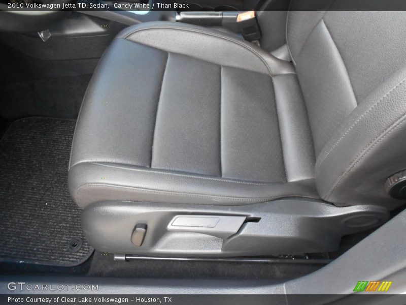Candy White / Titan Black 2010 Volkswagen Jetta TDI Sedan