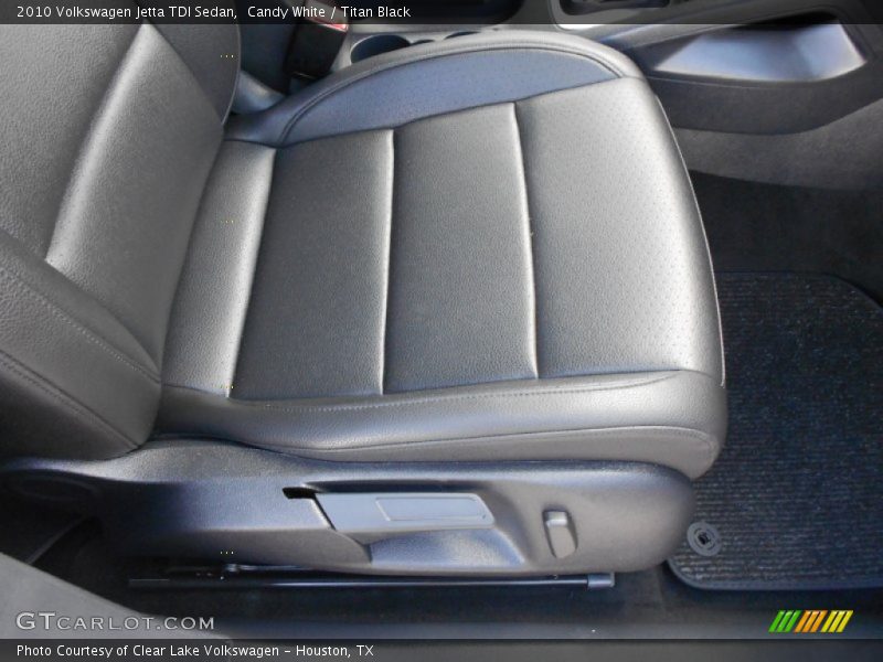 Candy White / Titan Black 2010 Volkswagen Jetta TDI Sedan