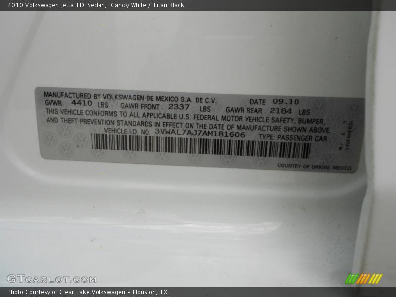 Candy White / Titan Black 2010 Volkswagen Jetta TDI Sedan