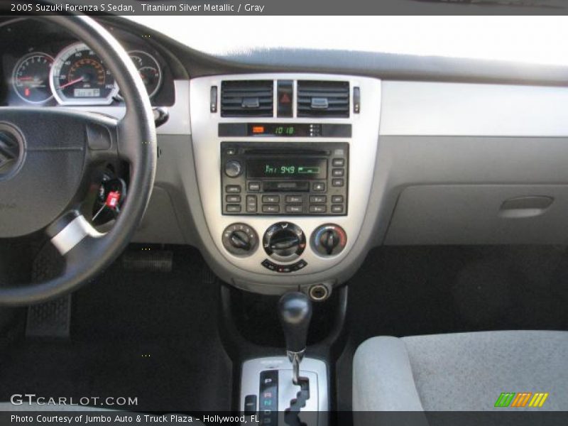 Titanium Silver Metallic / Gray 2005 Suzuki Forenza S Sedan