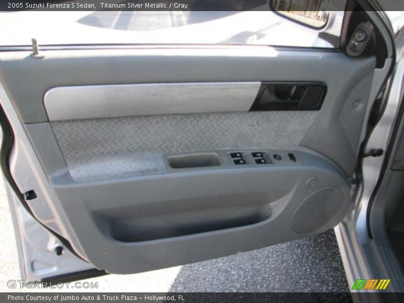 Titanium Silver Metallic / Gray 2005 Suzuki Forenza S Sedan