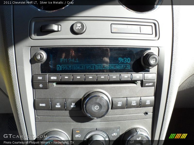 Silver Ice Metallic / Gray 2011 Chevrolet HHR LT