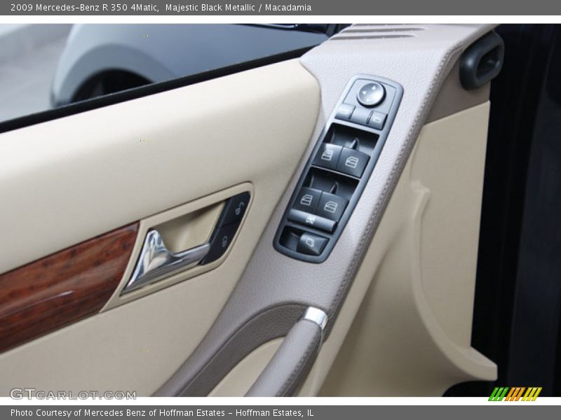 Controls of 2009 R 350 4Matic