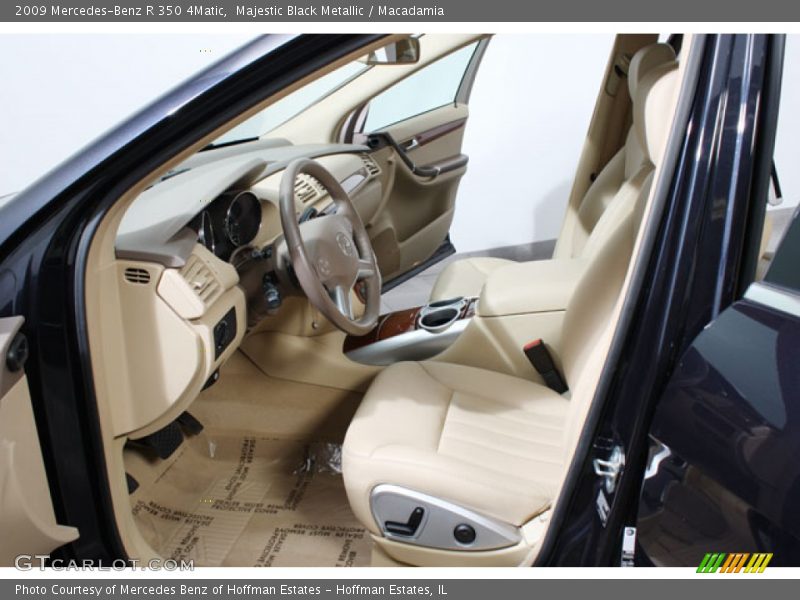 2009 R 350 4Matic Macadamia Interior