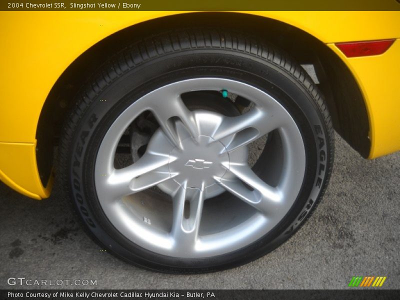 Slingshot Yellow / Ebony 2004 Chevrolet SSR