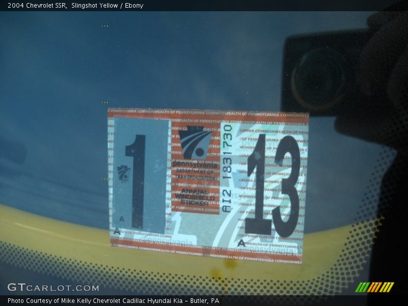 Slingshot Yellow / Ebony 2004 Chevrolet SSR