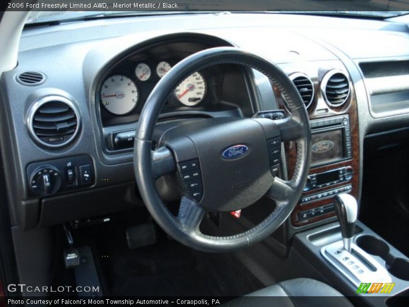 Merlot Metallic / Black 2006 Ford Freestyle Limited AWD