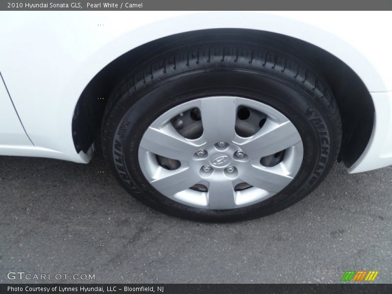 Pearl White / Camel 2010 Hyundai Sonata GLS