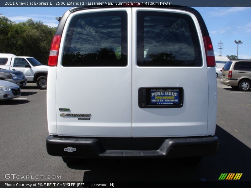 Summit White / Medium Pewter 2011 Chevrolet Express LT 2500 Extended Passenger Van