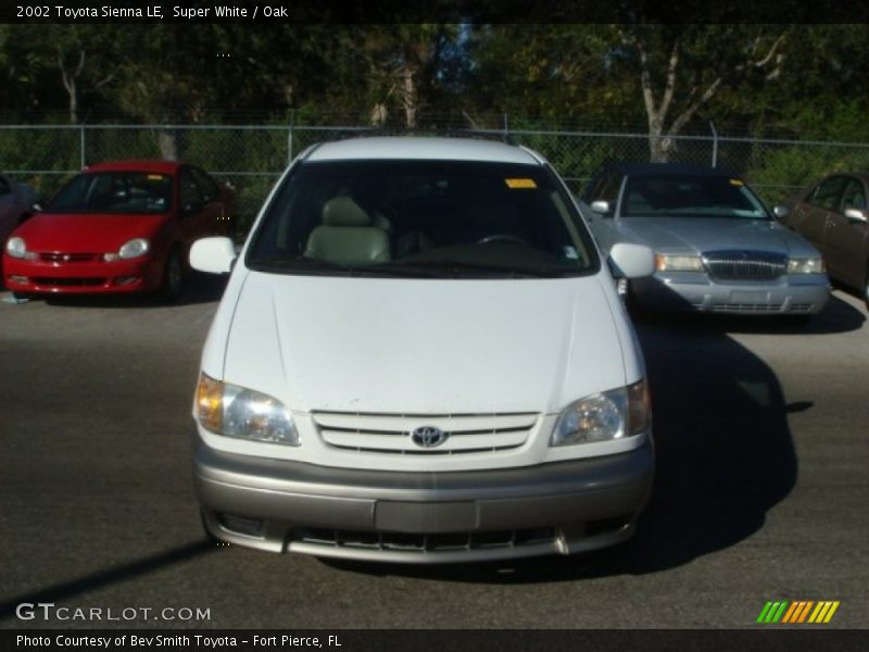 Super White / Oak 2002 Toyota Sienna LE