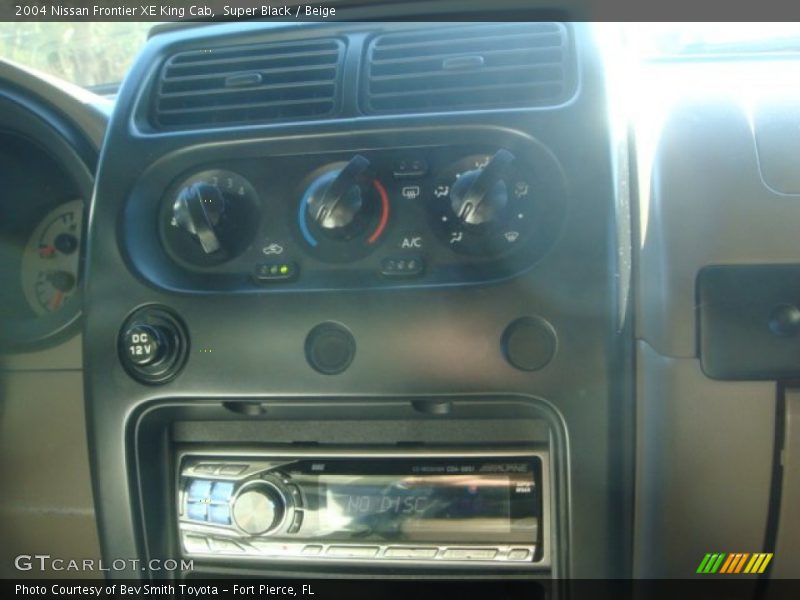 Super Black / Beige 2004 Nissan Frontier XE King Cab