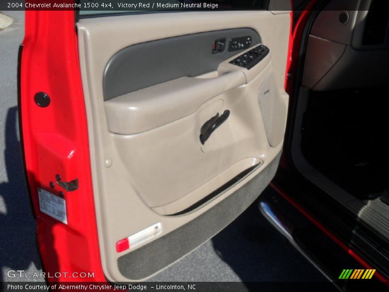Victory Red / Medium Neutral Beige 2004 Chevrolet Avalanche 1500 4x4