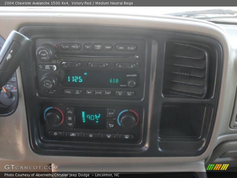 Victory Red / Medium Neutral Beige 2004 Chevrolet Avalanche 1500 4x4