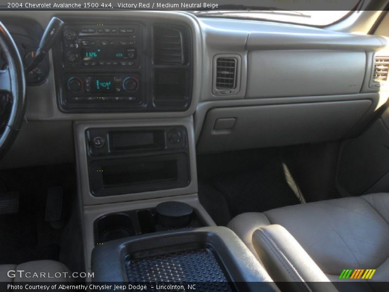 Victory Red / Medium Neutral Beige 2004 Chevrolet Avalanche 1500 4x4