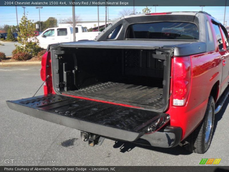 Victory Red / Medium Neutral Beige 2004 Chevrolet Avalanche 1500 4x4