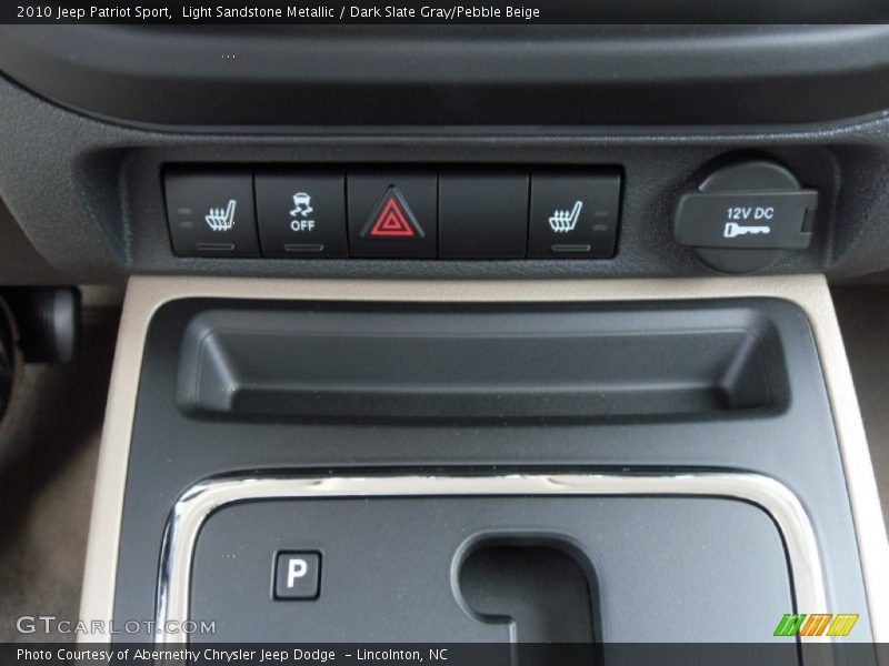 Light Sandstone Metallic / Dark Slate Gray/Pebble Beige 2010 Jeep Patriot Sport