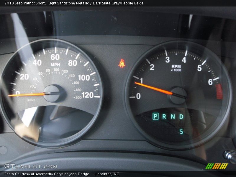 Light Sandstone Metallic / Dark Slate Gray/Pebble Beige 2010 Jeep Patriot Sport
