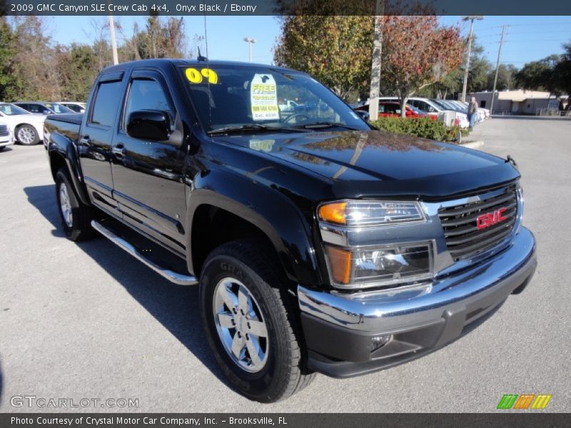 Front 3/4 View of 2009 Canyon SLE Crew Cab 4x4