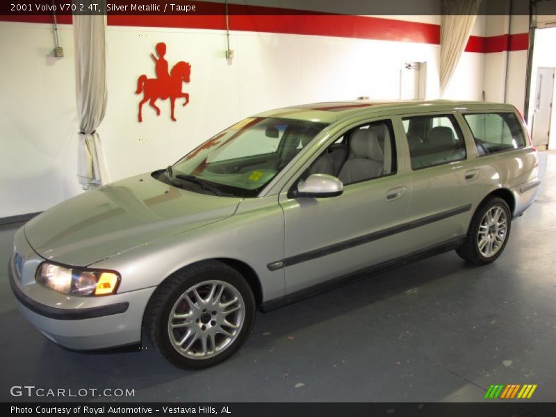 Silver Metallic / Taupe 2001 Volvo V70 2.4T