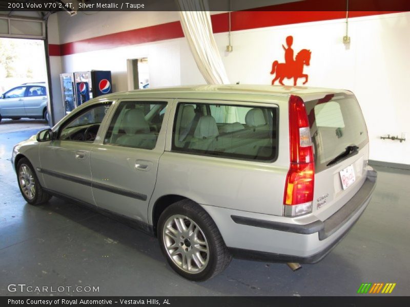 Silver Metallic / Taupe 2001 Volvo V70 2.4T