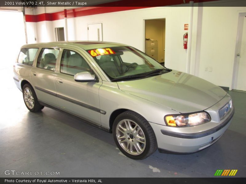 Silver Metallic / Taupe 2001 Volvo V70 2.4T