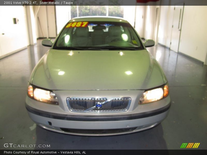 Silver Metallic / Taupe 2001 Volvo V70 2.4T