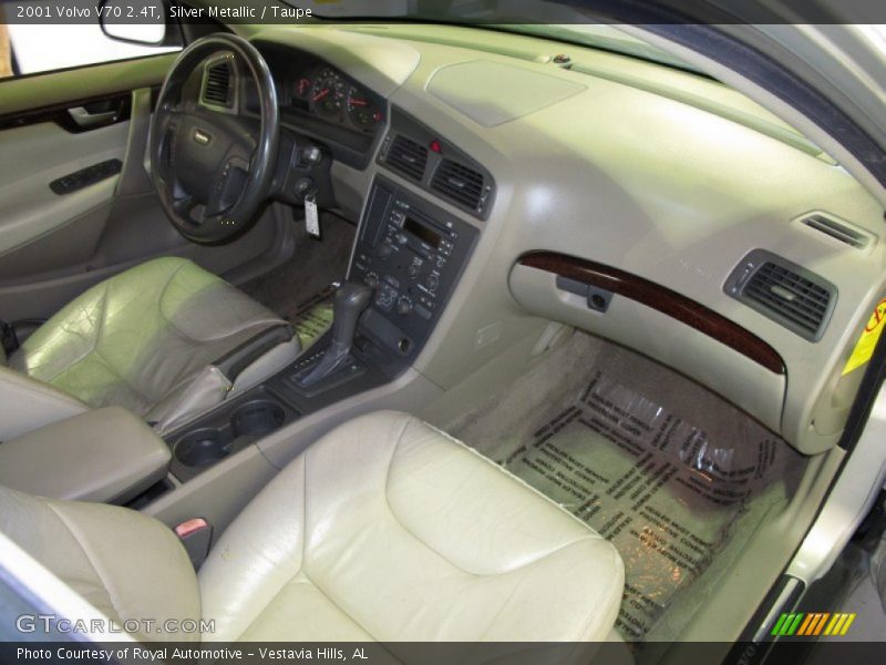 Silver Metallic / Taupe 2001 Volvo V70 2.4T