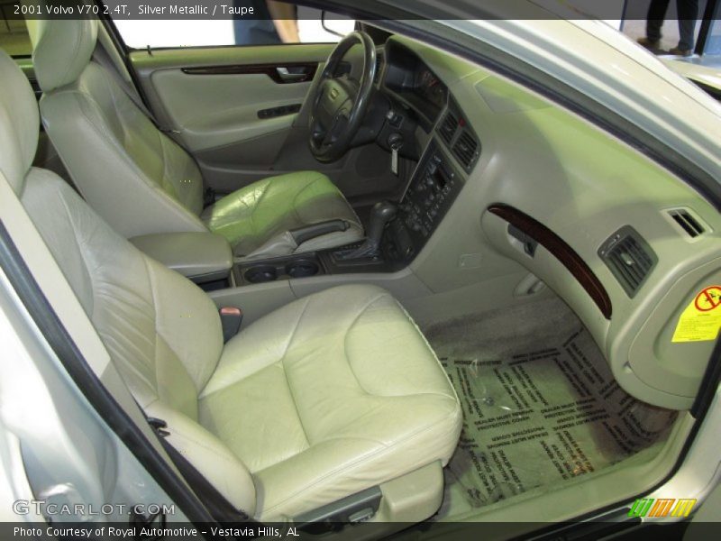 Silver Metallic / Taupe 2001 Volvo V70 2.4T