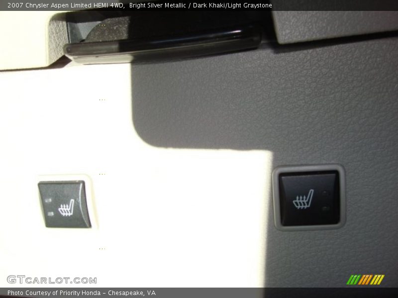 Bright Silver Metallic / Dark Khaki/Light Graystone 2007 Chrysler Aspen Limited HEMI 4WD