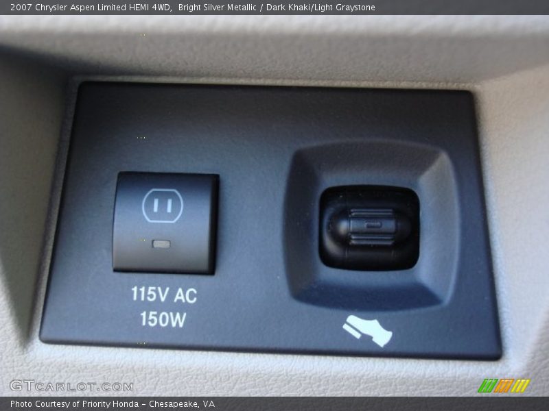 Bright Silver Metallic / Dark Khaki/Light Graystone 2007 Chrysler Aspen Limited HEMI 4WD