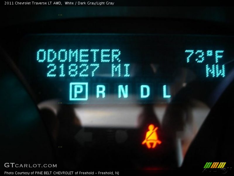 White / Dark Gray/Light Gray 2011 Chevrolet Traverse LT AWD