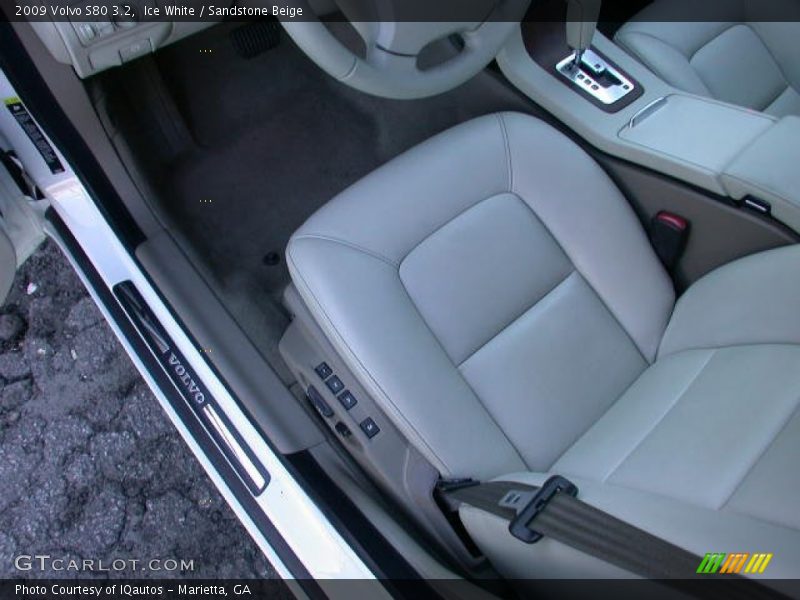 Ice White / Sandstone Beige 2009 Volvo S80 3.2