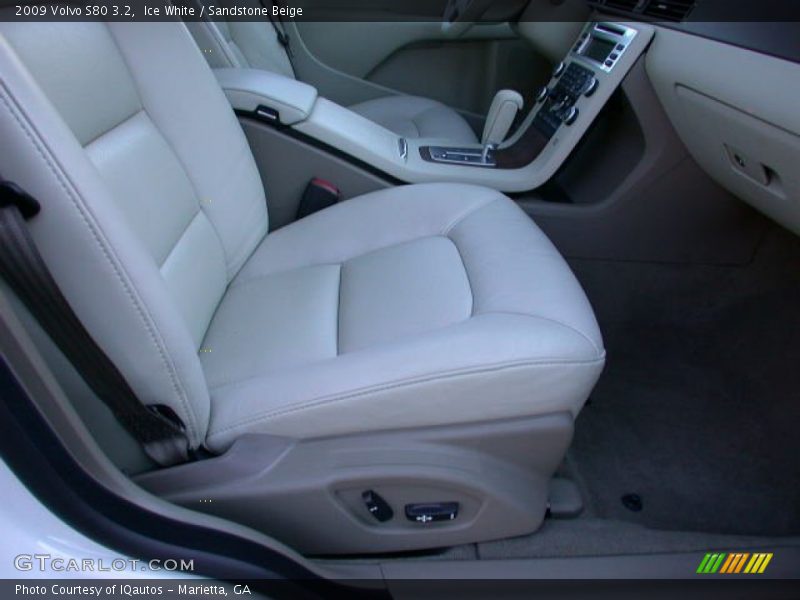 Ice White / Sandstone Beige 2009 Volvo S80 3.2