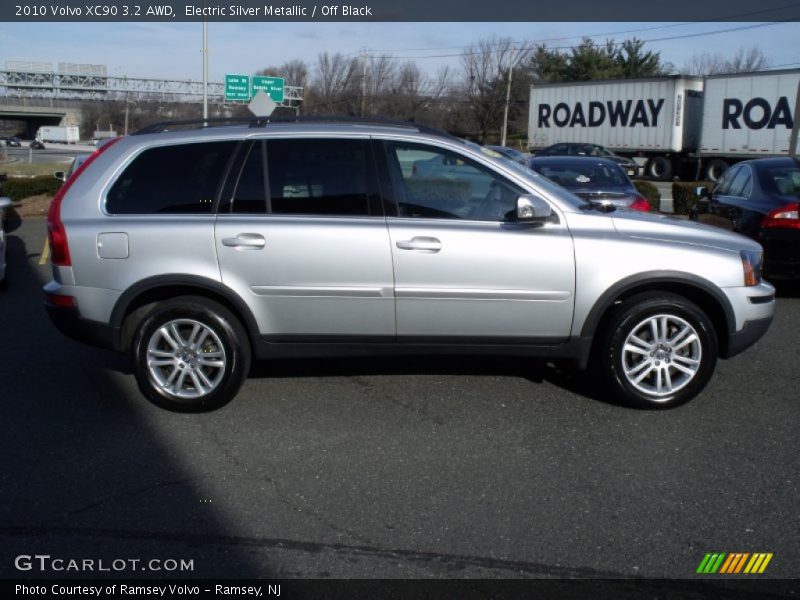 Electric Silver Metallic / Off Black 2010 Volvo XC90 3.2 AWD