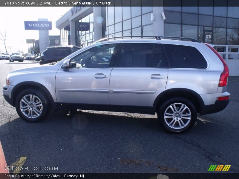 Electric Silver Metallic / Off Black 2010 Volvo XC90 3.2 AWD