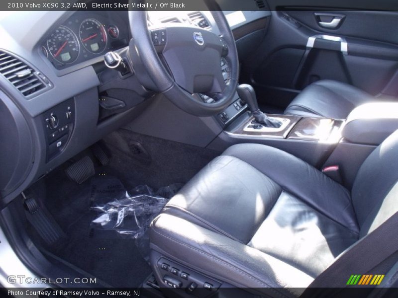 Electric Silver Metallic / Off Black 2010 Volvo XC90 3.2 AWD