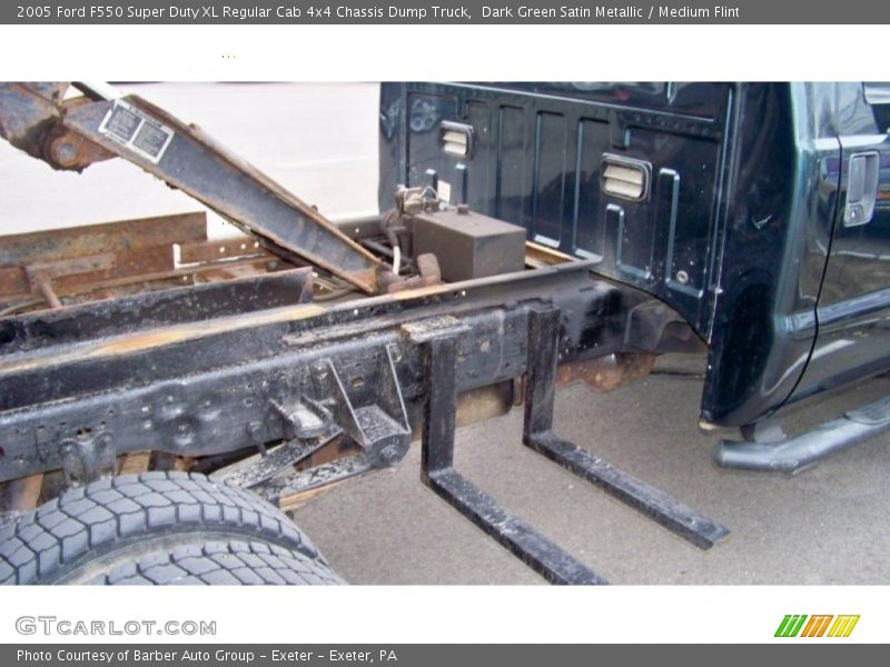 Dark Green Satin Metallic / Medium Flint 2005 Ford F550 Super Duty XL Regular Cab 4x4 Chassis Dump Truck
