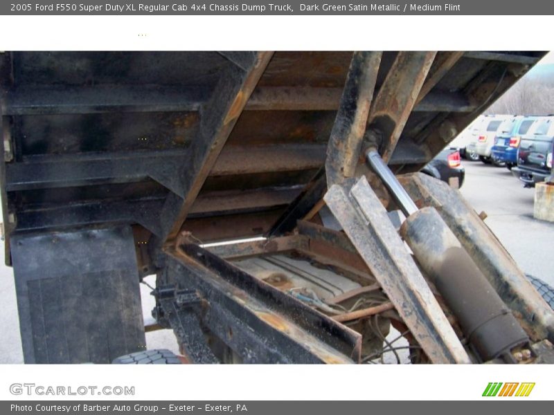 Dark Green Satin Metallic / Medium Flint 2005 Ford F550 Super Duty XL Regular Cab 4x4 Chassis Dump Truck