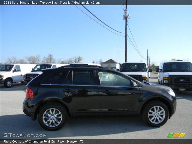 Tuxedo Black Metallic / Medium Light Stone 2012 Ford Edge Limited