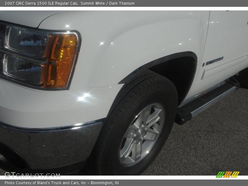 Summit White / Dark Titanium 2007 GMC Sierra 1500 SLE Regular Cab