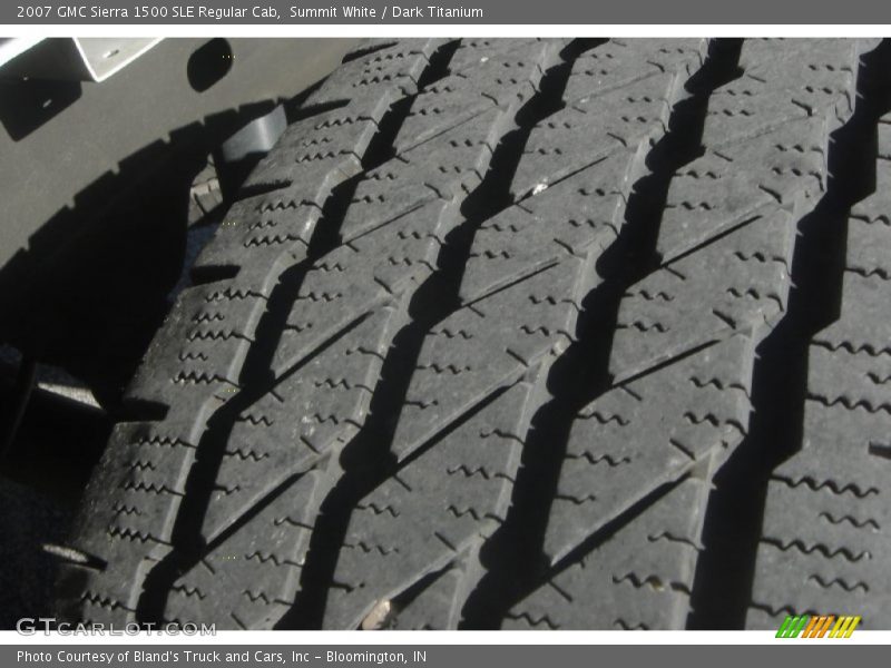 Summit White / Dark Titanium 2007 GMC Sierra 1500 SLE Regular Cab