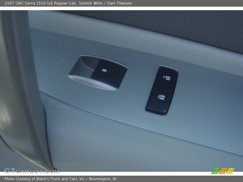 Summit White / Dark Titanium 2007 GMC Sierra 1500 SLE Regular Cab